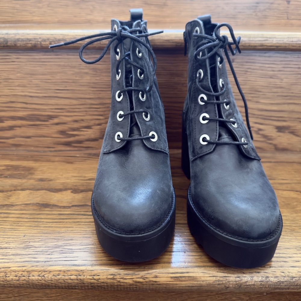 Topshop Platform Biker Boot in Black Leather 39 NWOT - Picture 2 of 9